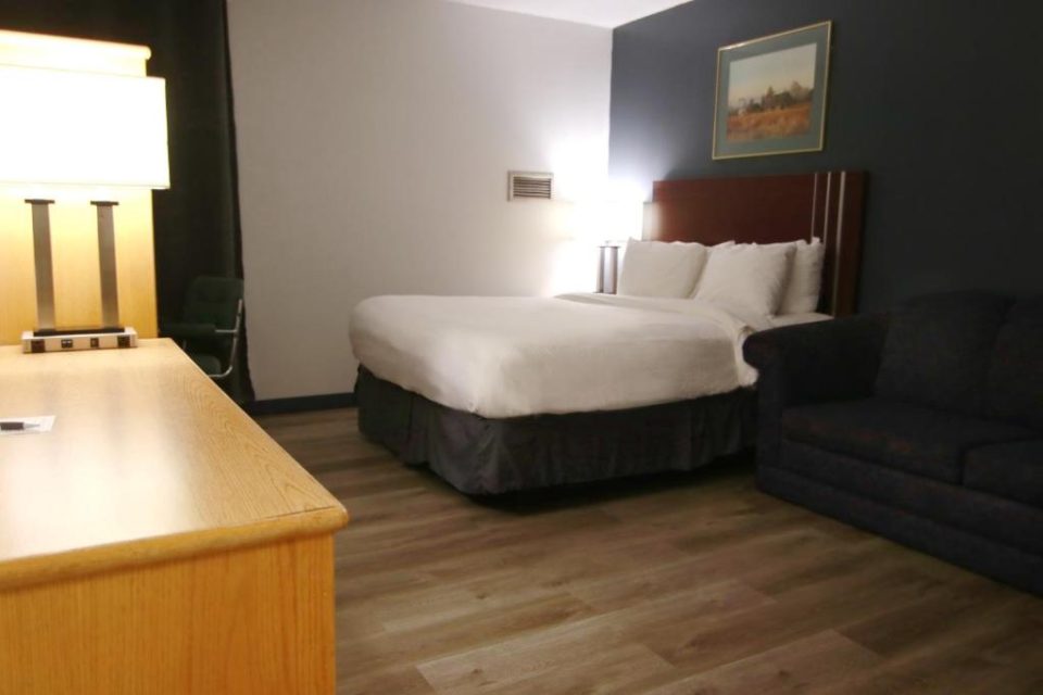 Colonial Inn Brandon
